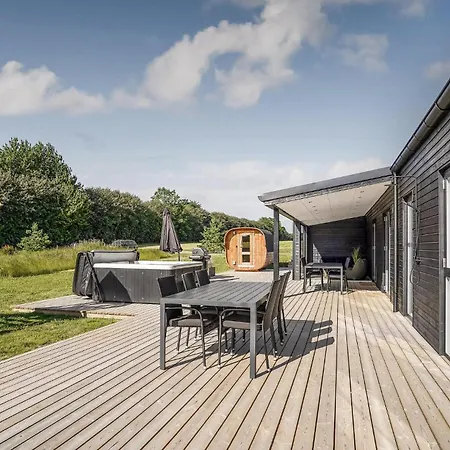 Beautiful In With Kitchen Holiday home