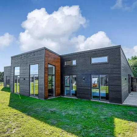 Beautiful In With Kitchen Holiday home