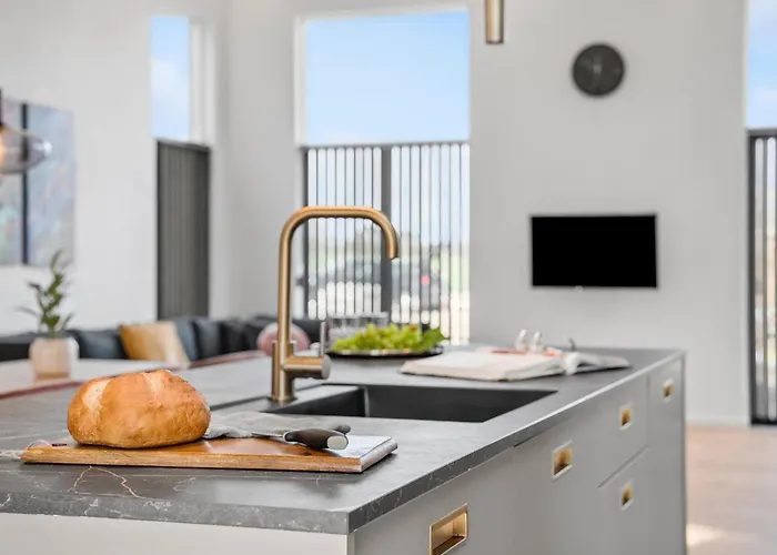 Beautiful In With Kitchen *